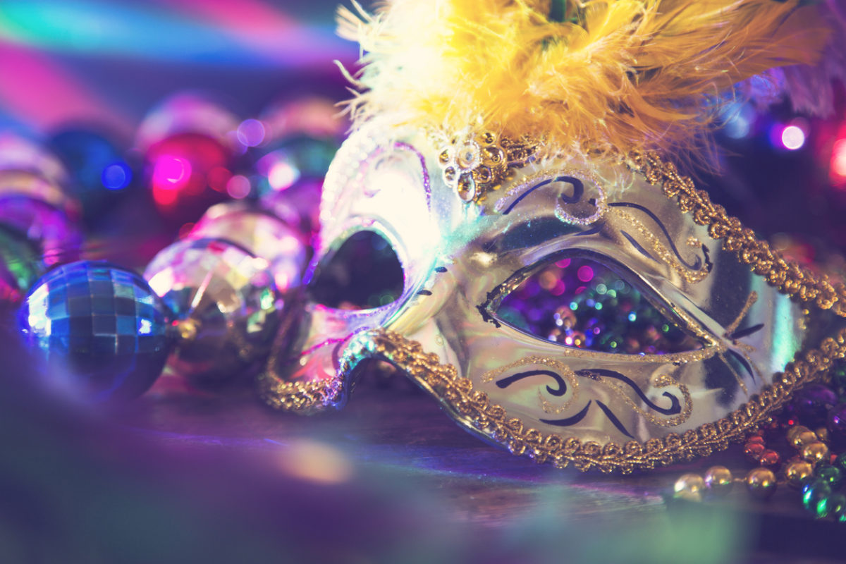 Incorporate Wholesale Jewelry Into Your Customer’s Mardi Gras Outfits - WFS